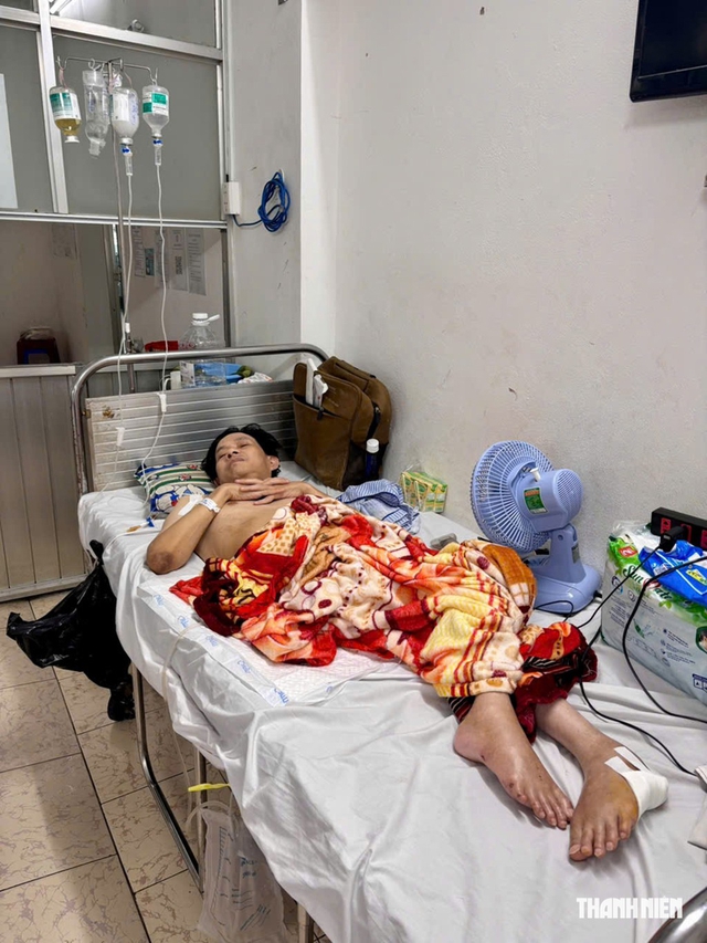 Xin giúp người đàn ông khuyết tật, không nhà, không người thân có tiền chữa bệnh- Ảnh 3.