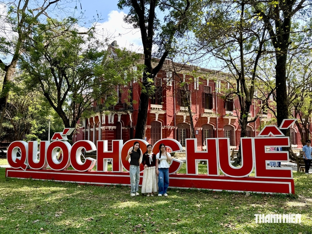 Ng&ocirc;i trường 130 tuổi mang t&ecirc;n Quốc học Huế v&agrave; những dấu ấn đặc biệt - Ảnh 1.