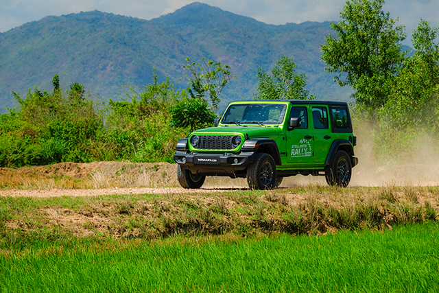 Thử lái Wrangler Sport - Có còn chất Jeep khi không phải Rubicon? - Ảnh 1.
