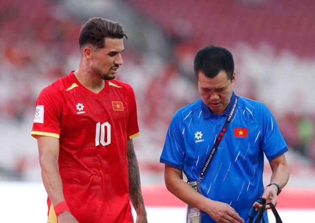 Đội tuyển Việt Nam tổn thất nghiêm trọng: Việt Anh và Hoàng Hên nguy cơ lỡ hẹn trận gặp Malaysia tranh HCĐ- Ảnh 1.