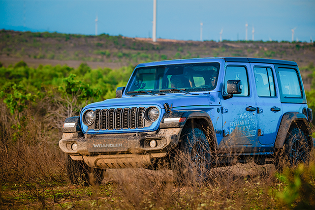 Thử lái Wrangler Sport - Có còn chất Jeep khi không phải Rubicon? - Ảnh 2.