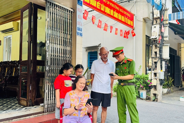 Thiếu tá giữ 'tài khoản 0 đồng' và hành trình chắp cánh ước mơ - Ảnh 4.