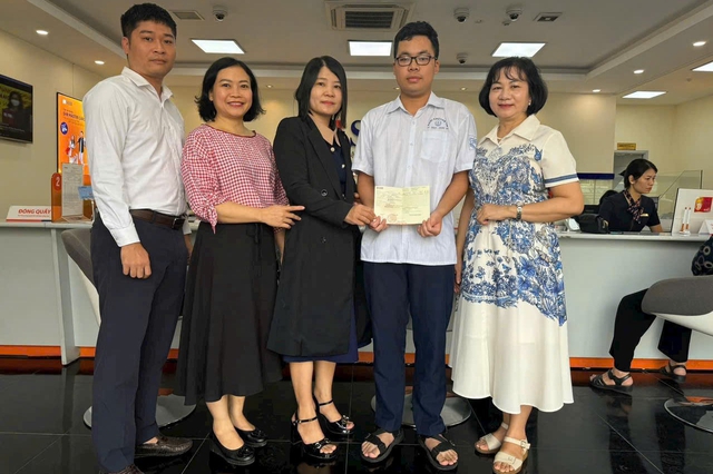 Thiếu tá giữ 'tài khoản 0 đồng' và hành trình chắp cánh ước mơ - Ảnh 3.