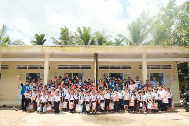 Sống tốt đời đẹp đạo - Ảnh 2.