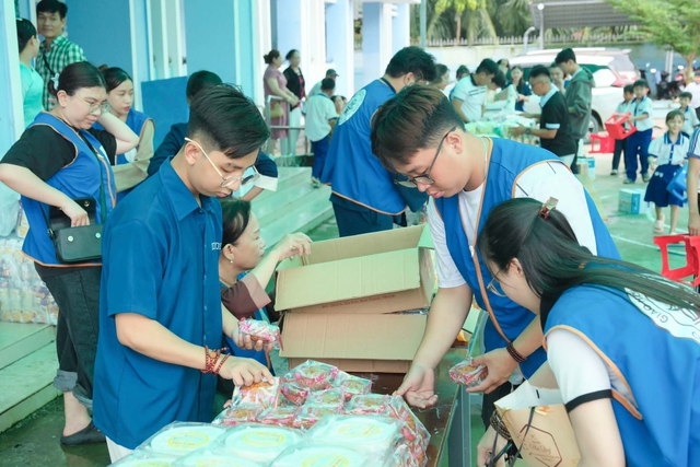 Sống tốt đời đẹp đạo - Ảnh 4.