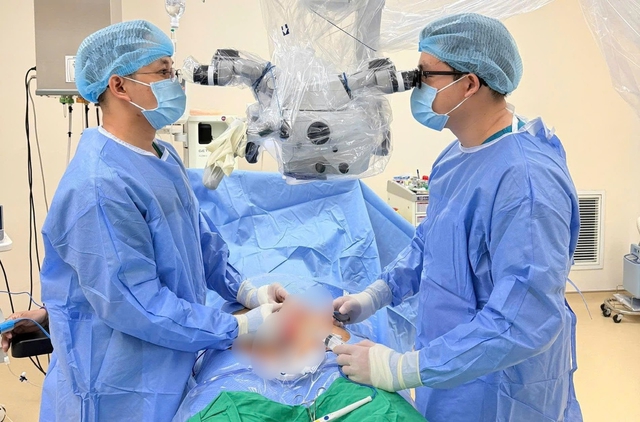 Hiếm muộn do biến chứng quai bị, người đàn ông đón con đầu lòng sau 6 năm - Ảnh 1.