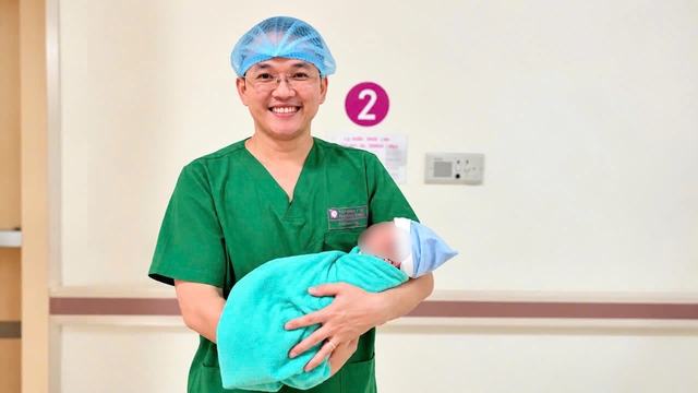 Hiếm muộn do biến chứng quai bị, người đàn ông đón con đầu lòng sau 6 năm - Ảnh 3.