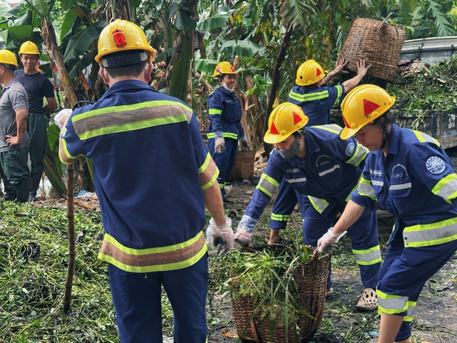 Phía sau dòng nước bẩn - Ảnh 2.