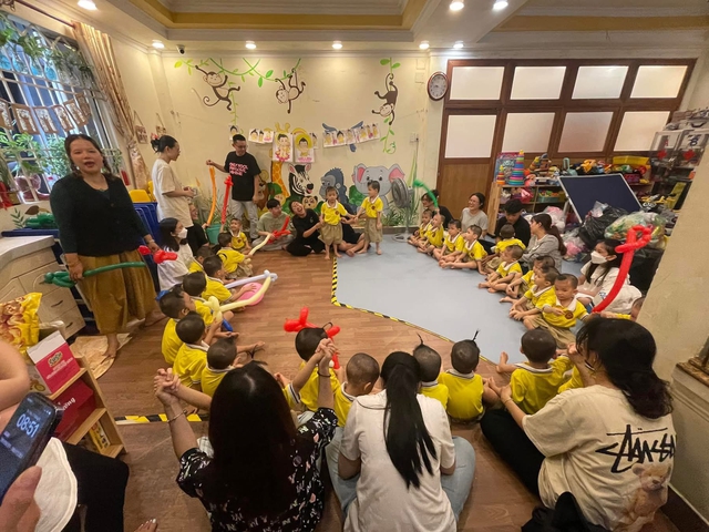 Nụ cười trẻ thơ - Ảnh 1.