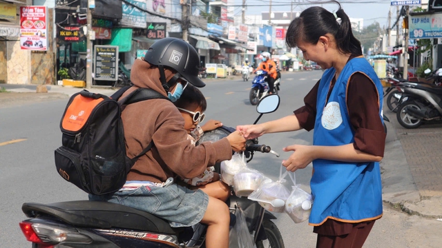Sống tốt đời đẹp đạo - Ảnh 6.