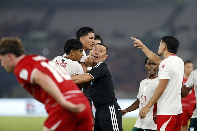 Trợ l&yacute; người Việt Nam của đội tuyển Bangladesh 'sốc' khi Indonesia được b&ugrave; giờ 7 ph&uacute;t: 'Chưa thấy bao giờ'- Ảnh 3.