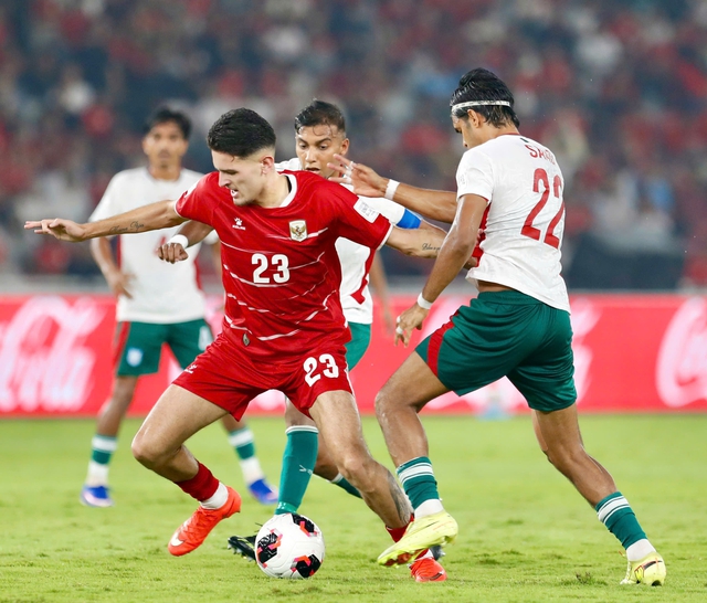 Trợ l&yacute; người Việt Nam của đội tuyển Bangladesh 'sốc' khi Indonesia được b&ugrave; giờ 7 ph&uacute;t: 'Chưa thấy bao giờ'- Ảnh 1.