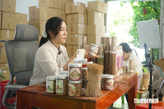 Chuyển đổi số nghề nhang, bán hơn 629.000 đơn hàng - Ảnh 3.