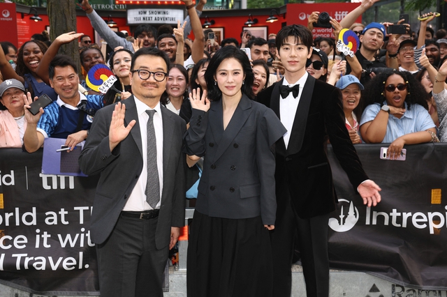 Chưa ra rạp, phim mới của đạo diễn 'Train to Busan' đã huề vốn - Ảnh 2.