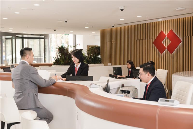 Lợi nhuận qu&yacute; 3 lập kỷ lục mới, Techcombank tiếp tục bứt ph&aacute; mạnh mẽ - Ảnh 2.