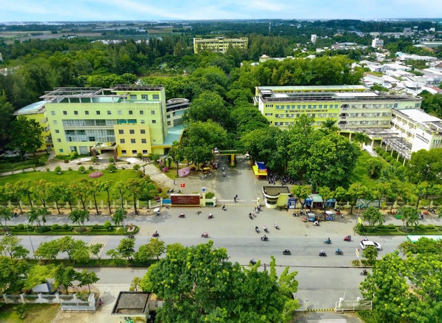 Trường ĐH ở Vĩnh Long được công nhận là điểm du lịch mới - Ảnh 2.