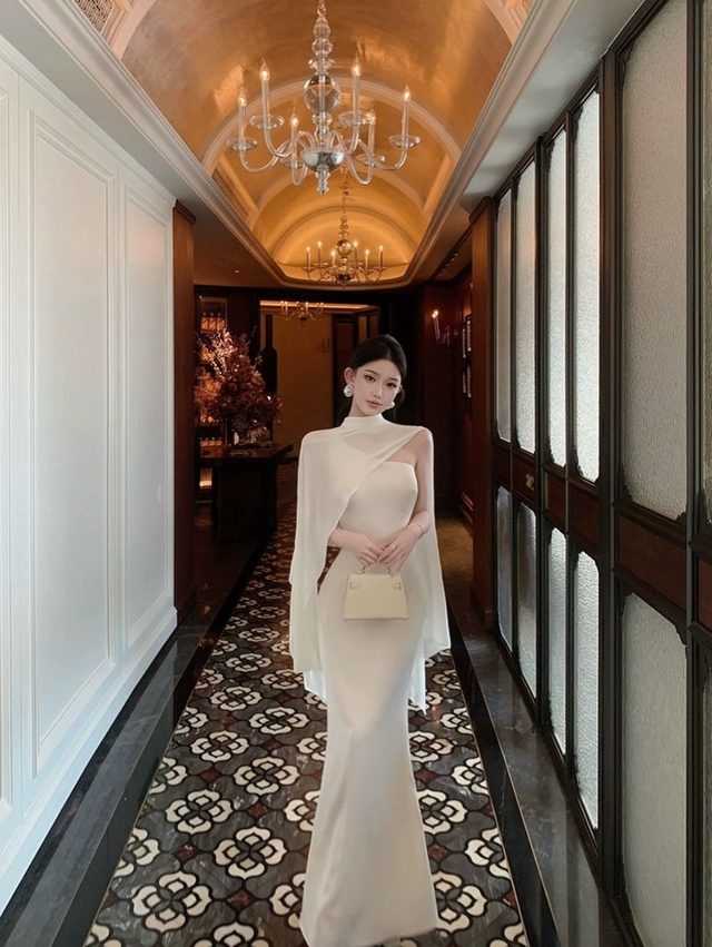 Điểm xuyết khăn choàng voan, lụa với váy dài tôn thần thái kiêu sa - Ảnh 7.