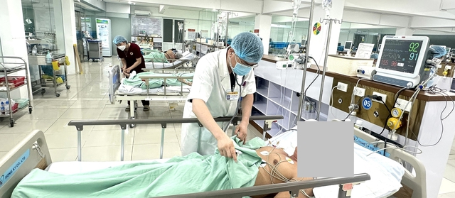 Nhiều ca bệnh nặng được cứu chữa thành công tại Bệnh viện Quân y 121 - Ảnh 4.