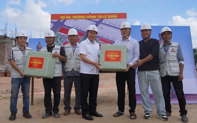 Phó Thủ tướng Lê Tiến Châu kiểm tra hai dự án cơ sở giáo dục Quảng Trị - Ảnh 3.