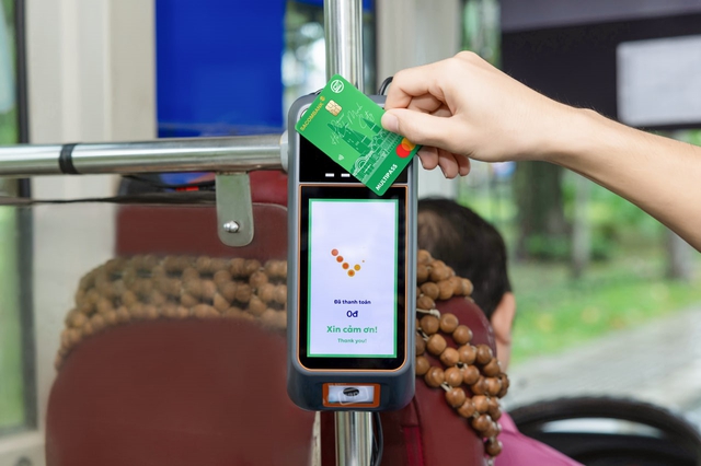 Thẻ SACOMBANK Mastercard Multipass và Metro Pass: Thêm tiện ích cho hành trình xe buýt tại TP.HCM - Ảnh 1.