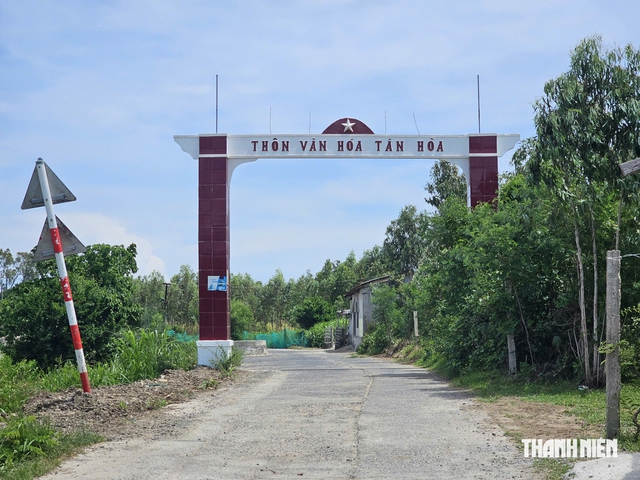 Đầm Ô Loan, chuyện kể theo con nước: 'Ngôi làng cô đơn' giữa đầm Ô Loan - Ảnh 1.