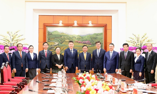 Thường trực Ban Bí thư T.Ư Đảng tiếp đoàn đại biểu cấp cao T.Ư Đoàn Lào - Ảnh 2.