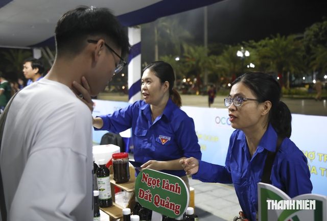 50 gian hàng OCOP thanh niên hội tụ tại Quảng Ngãi - Ảnh 5.