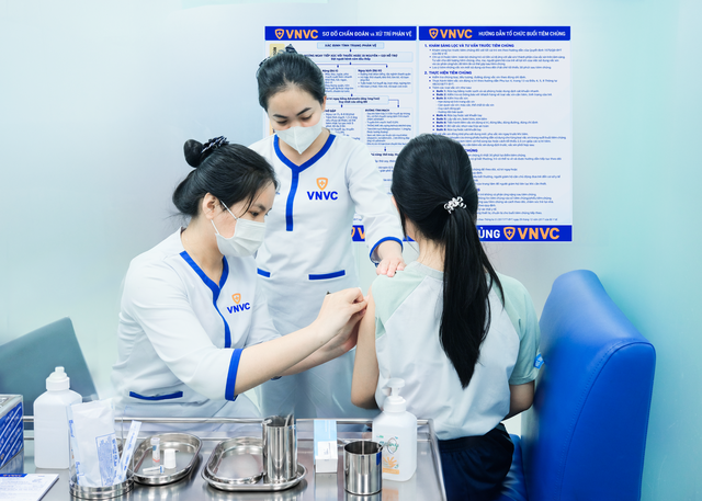 Não mô cầu: Trẻ có bệnh nền, cần lưu ý gì khi tiêm vắc xin? - Ảnh 1.