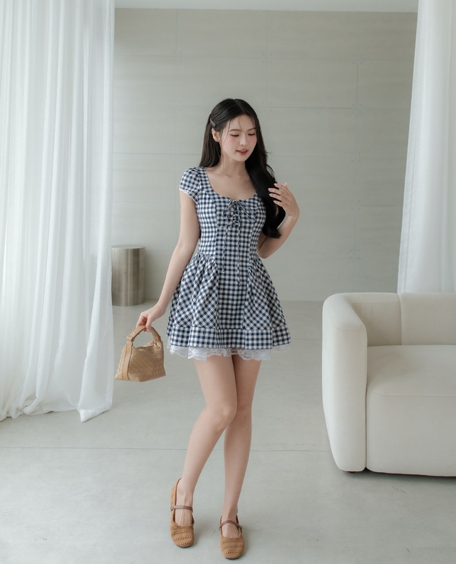 Y&ecirc;u chiều đ&ocirc;i ch&acirc;n c&ugrave;ng những thiết kế gi&agrave;y bệt thoải m&aacute;i - Ảnh 3.