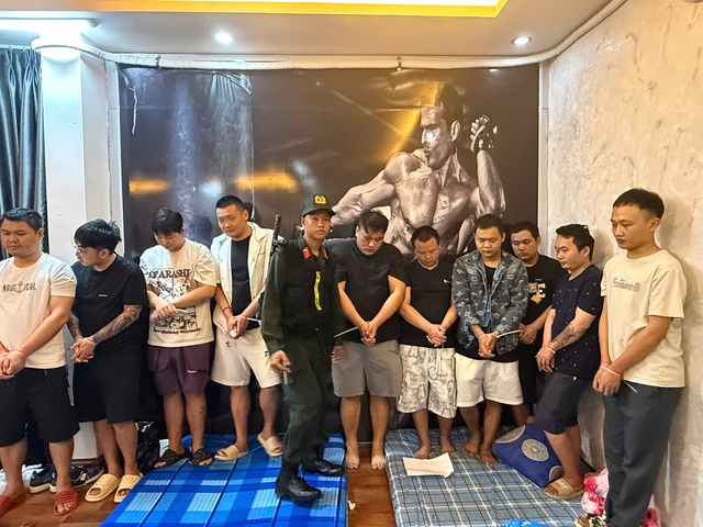 Từ Campuchia, người nước ngo&agrave;i nhập cảnh tr&aacute;i ph&eacute;p v&agrave;o Việt Nam để tổ chức lừa đảo - Ảnh 1.