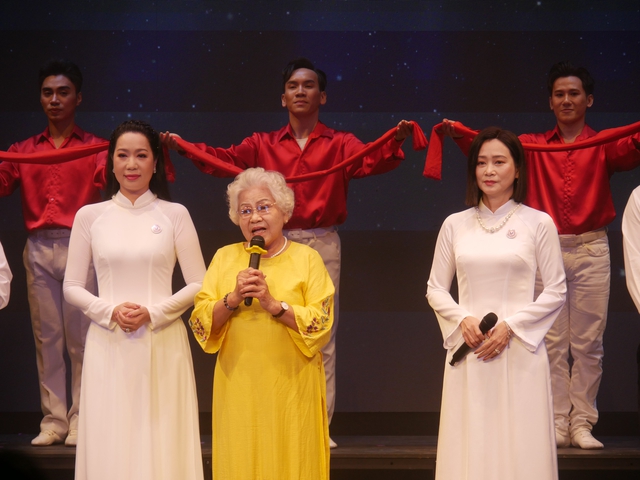 NSƯT Thành Lộc nói về sự nghiêm khắc đến nghẹt thở của các bậc tiền bối- Ảnh 2.