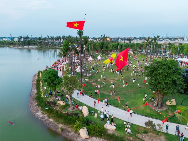 Ecopark ra mắt Rừng Hồng &ndash; trung t&acirc;m của M&ugrave;a Lễ Hội tại Eco Retreat - Ảnh 2.