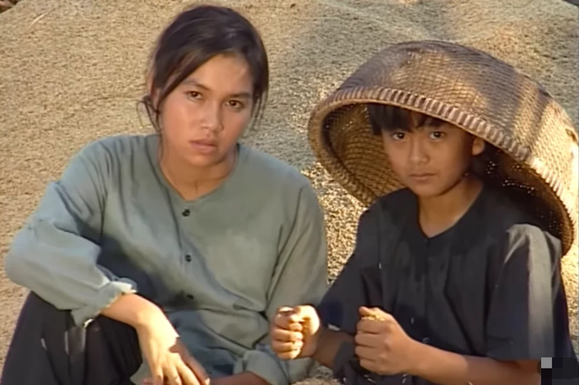 'B&eacute; An' H&ugrave;ng Thuận tiễn biệt đạo diễn Nguyễn Vinh Sơn, người trao vai diễn để đời- Ảnh 2.