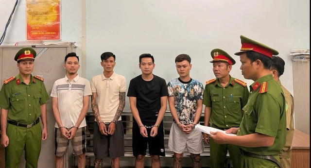 Công an TP.HCM triệt phá 8 điểm tín dụng đen - Ảnh 1.