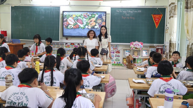 TP.HCM: Cách độc đáo trường công khai đơn vị cung cấp thực phẩm bữa ăn bán trú - Ảnh 16.