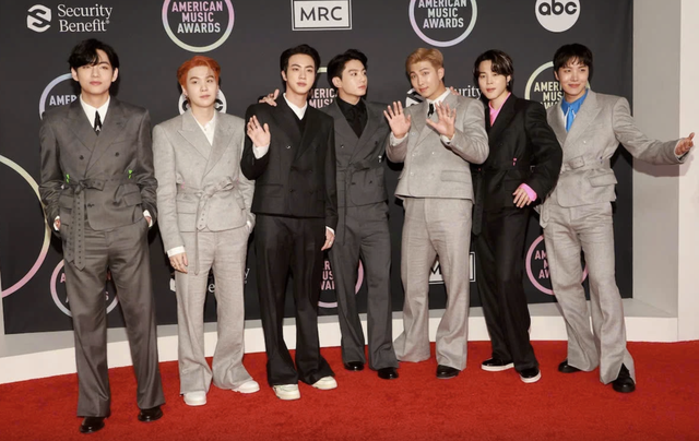 Các ông lớn K-pop quay lưng với Grammy? - Ảnh 1.