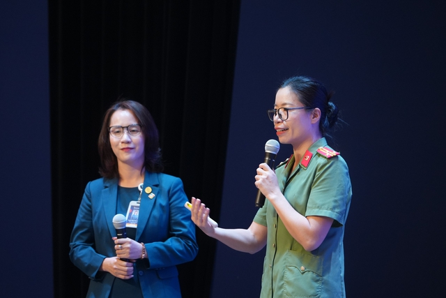 Nguy cơ xâm hại trực tuyến không chỉ đến từ người lạ- Ảnh 2.