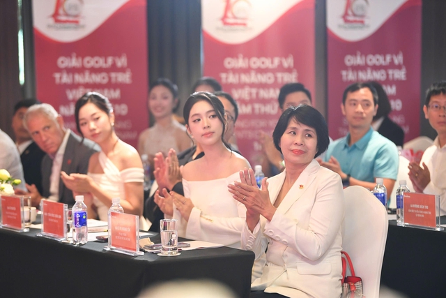 Tiền Phong Golf Championship 2026: Quy tụ 240 VĐV, giải HIO giá trị hiện vật gần 4 tỉ đồng- Ảnh 3.