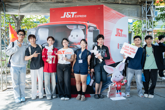 'Trạm giao nhận J&T Express' gây sốt tại ký túc xá - Ảnh 2.