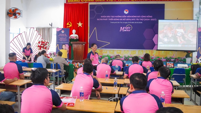 Quả bóng vàng nữ Việt Nam Ngọc Châm làm giảng viên khóa học dành cho trẻ em gái- Ảnh 3.