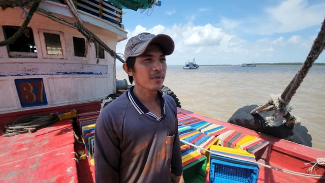 Vụ 4 ngư d&acirc;n Mũi N&eacute; ch&igrave;m t&agrave;u giữa biển được cứu: X&uacute;c động l&uacute;c v&agrave;o bờ- Ảnh 3.