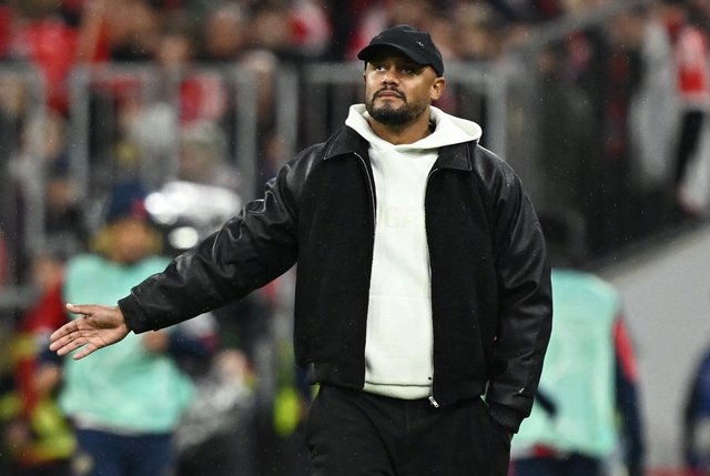 HLV Kompany nhập viện khẩn cấp vì ngã gục trên sân tập, Bayern Munich thông báo nóng- Ảnh 1.