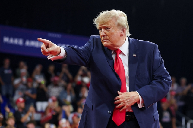 Ông Trump bãi bỏ thuế đối với một số mặt hàng Canada - Ảnh 1.