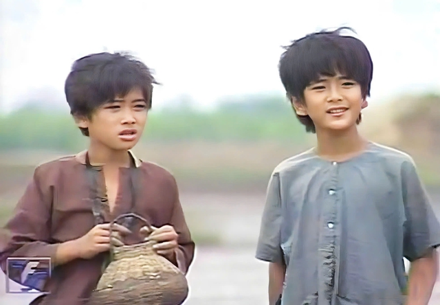 'Thằng C&ograve;' Ph&ugrave;ng Ngọc, H&ugrave;ng Thuận lặng lẽ viếng đ&aacute;m tang đạo diễn 'Đất phương Nam'- Ảnh 4.