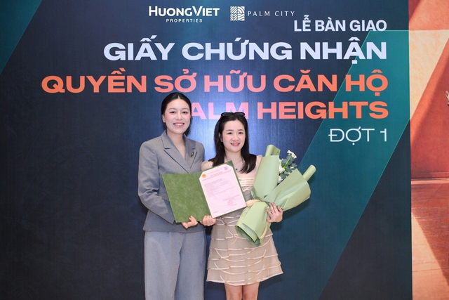 Cư dân Palm Heights đón nhận sổ hồng sau 7 năm chờ đợi - Ảnh 3.
