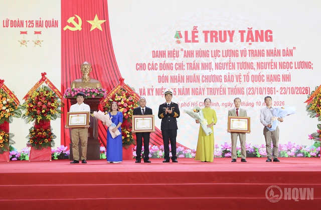 Ba liệt sĩ Đoàn tàu Không số được truy tặng danh hiệu Anh hùng - Ảnh 1.