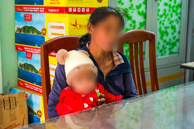 Làm rõ vụ người phụ nữ bế bé gái đi xin tiền ở Quy Nhơn- Ảnh 2.
