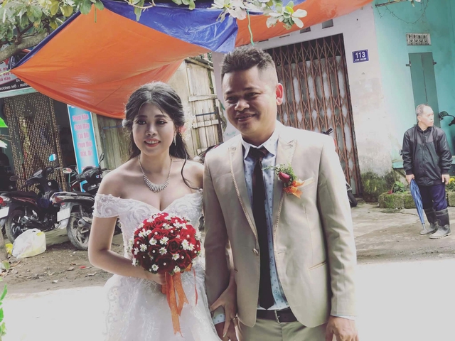 Ch&agrave;ng trai Huế cưới người y&ecirc;u mắc ung thư m&aacute;u: &lsquo;Lỡ thương rồi, bỏ kh&ocirc;ng được&rsquo; - Ảnh 2.