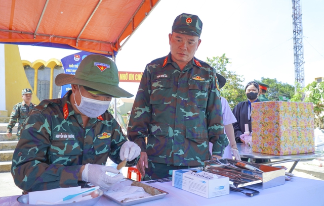 Quảng Ngãi khai quật, tìm kiếm dứt điểm tại 5 vị trí mộ liệt sĩ tập thể- Ảnh 2.