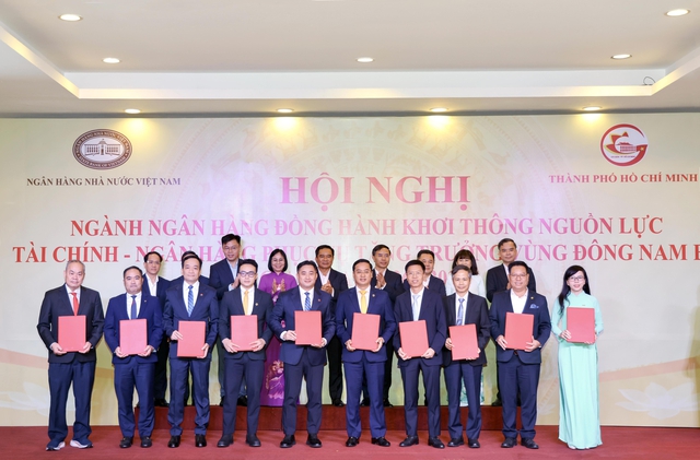 NCB ch&iacute;nh thức k&yacute; kết thu xếp vốn cho 2 dự &aacute;n trọng điểm của TP.HCM - Ảnh 1.